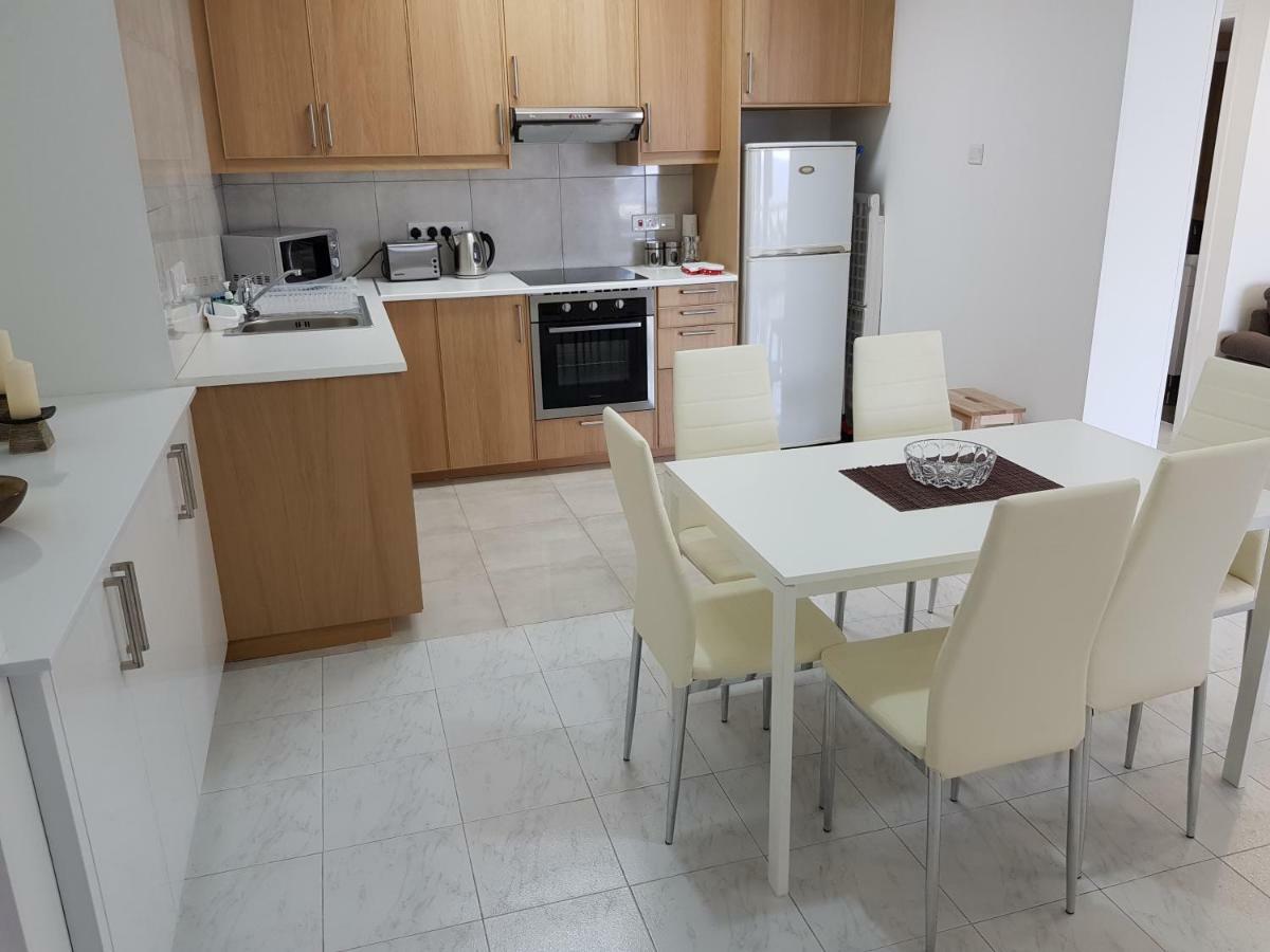 Haig'S Dream Flat On The Beach Larnaca Ngoại thất bức ảnh