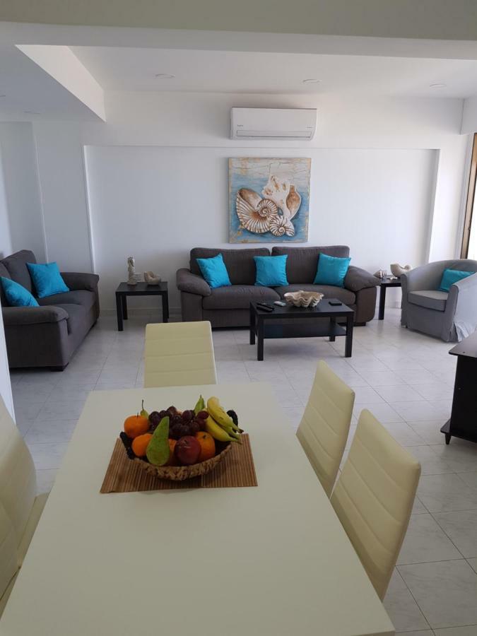 Haig'S Dream Flat On The Beach Larnaca Ngoại thất bức ảnh