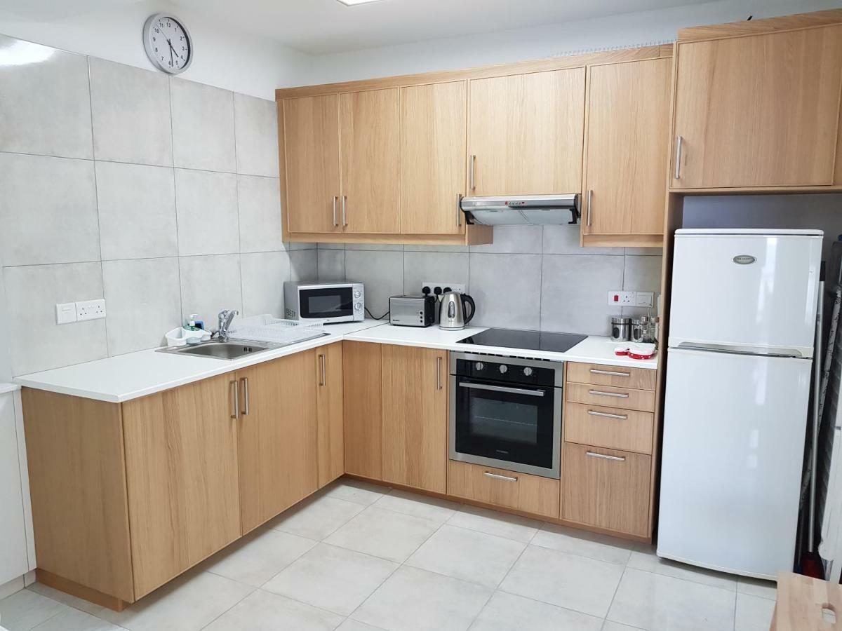 Haig'S Dream Flat On The Beach Larnaca Ngoại thất bức ảnh