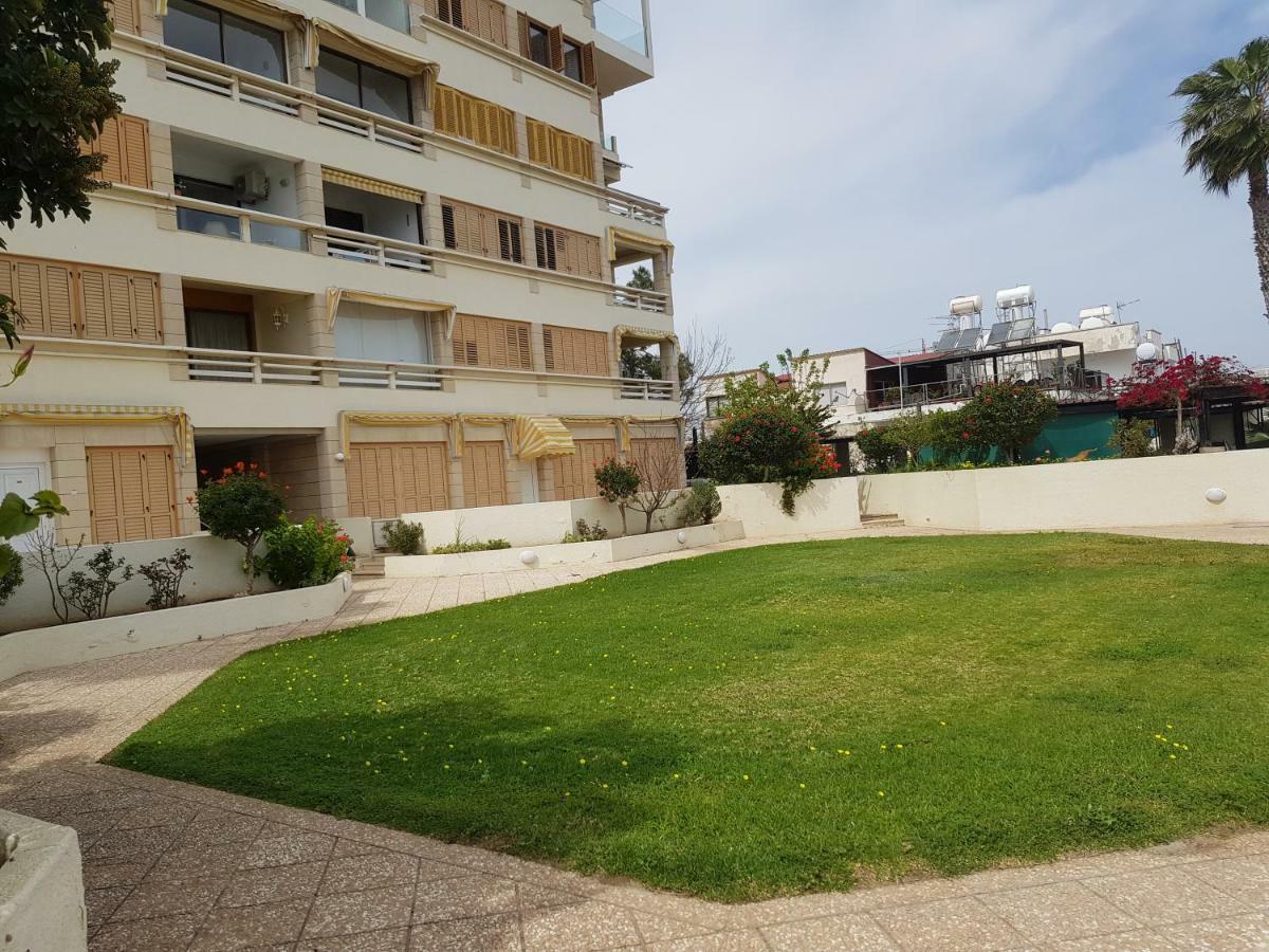 Haig'S Dream Flat On The Beach Larnaca Ngoại thất bức ảnh