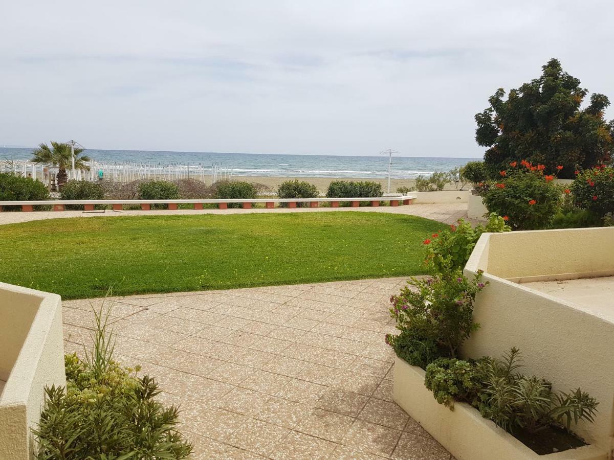 Haig'S Dream Flat On The Beach Larnaca Ngoại thất bức ảnh