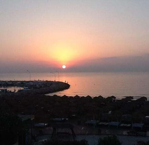 Haig'S Dream Flat On The Beach Larnaca Ngoại thất bức ảnh